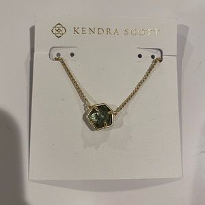 Jaxon Kendra Scott pendant in sage mica